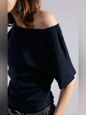 Lucy Off-the Shoulder NWOT black